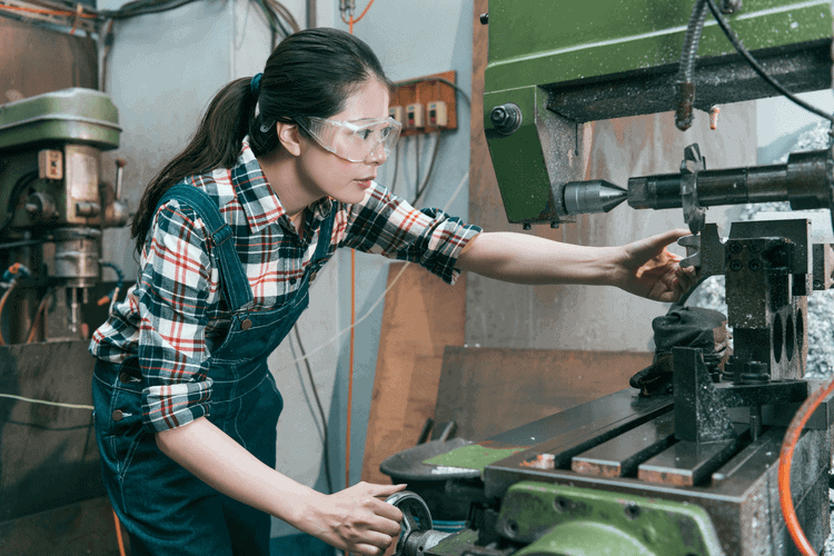 3 Steps To Building A Successful Career: Advice From Female Manufacturing Professionals - ON Partners